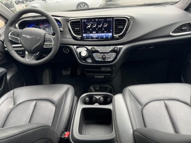 2025 Chrysler Pacifica Select FWD