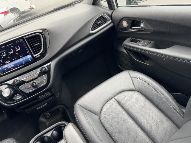 2025 Chrysler Pacifica Select FWD