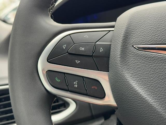 2025 Chrysler Pacifica Select FWD