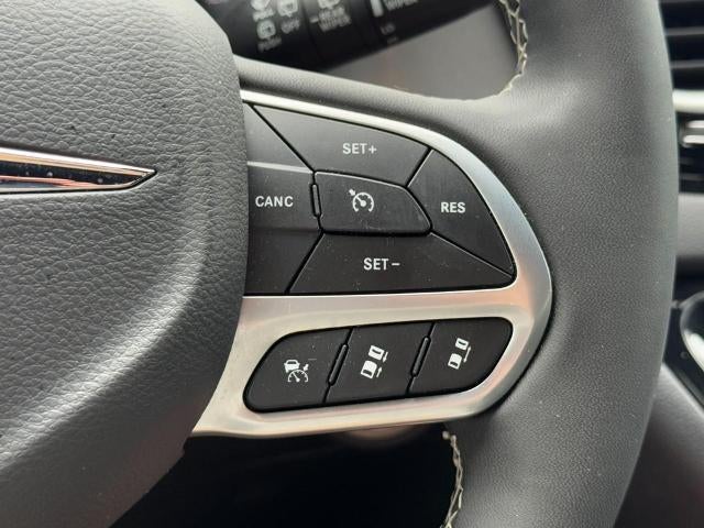 2025 Chrysler Pacifica Select FWD