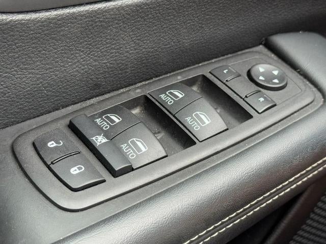 2025 Chrysler Pacifica Select FWD