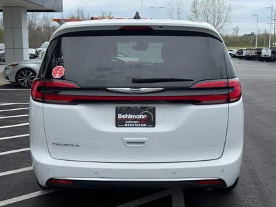 2025 Chrysler Pacifica Select FWD