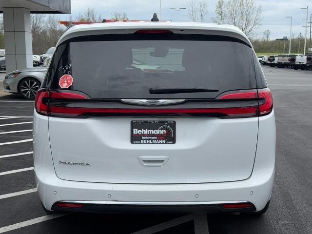 2025 Chrysler Pacifica Select FWD