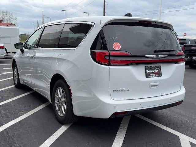 2025 Chrysler Pacifica Select FWD
