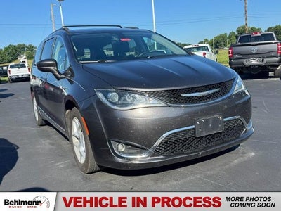 2017 Chrysler Pacifica Touring-L FWD