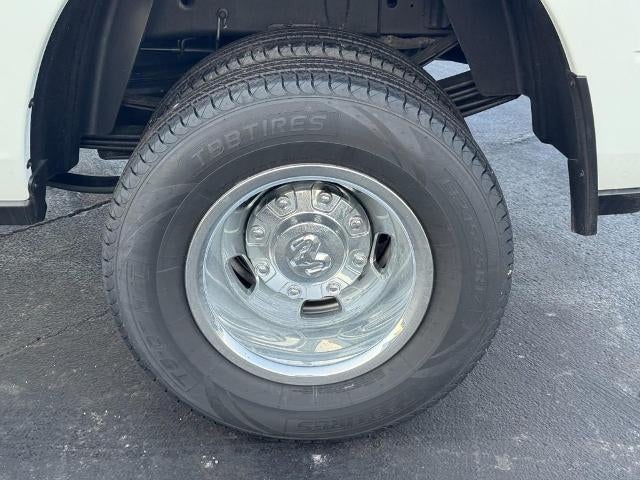 2022 RAM 3500 Tradesman 4x4 Crew Cab Box