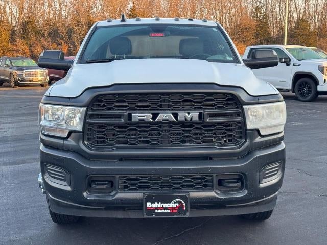 2022 RAM 3500 Tradesman 4x4 Crew Cab Box