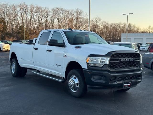 2022 RAM 3500 Tradesman 4x4 Crew Cab Box
