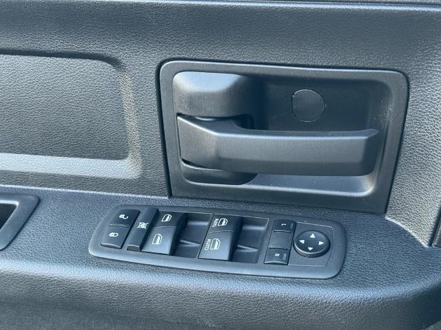 2022 RAM 3500 Tradesman 4x4 Crew Cab Box