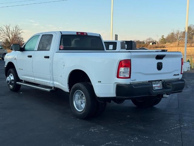 2022 RAM 3500 Tradesman 4x4 Crew Cab Box
