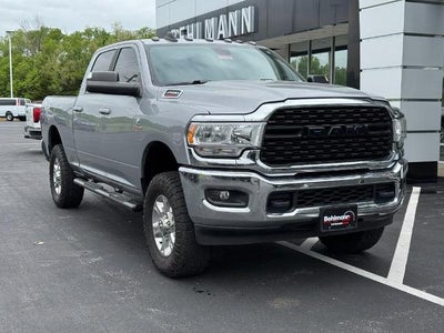 2022 RAM 2500 Big Horn 4x4 Crew Cab Box