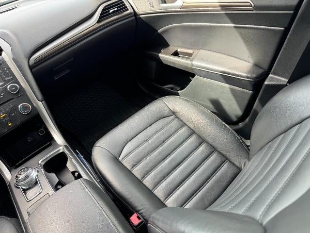 2017 Ford Fusion SE FWD