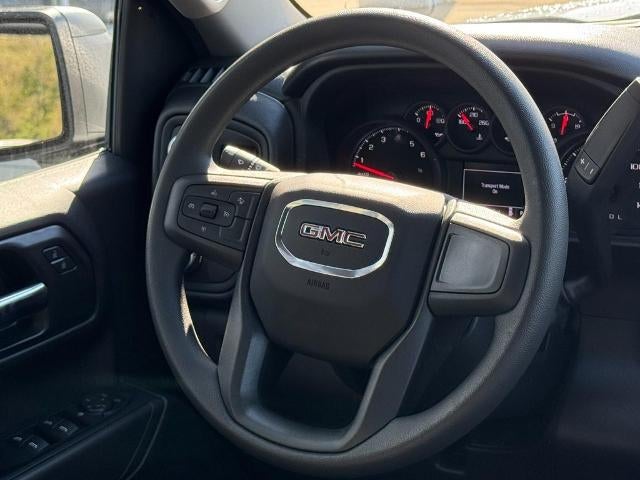 2026 GMC Sierra 1500 4WD Crew Cab Pro