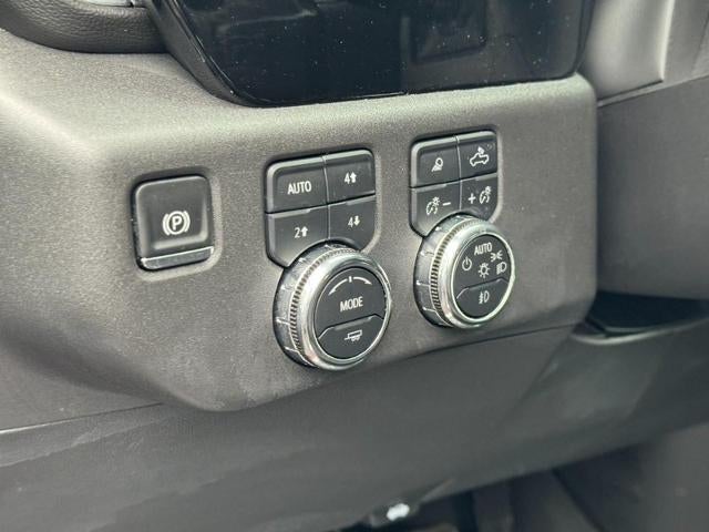 2025 GMC Sierra 1500 4WD Crew Cab SLT