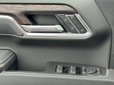 2025 GMC Sierra 1500 4WD Crew Cab SLT
