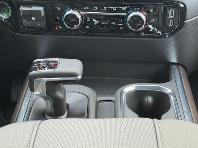 2026 GMC Sierra 1500 4WD Crew Cab SLT