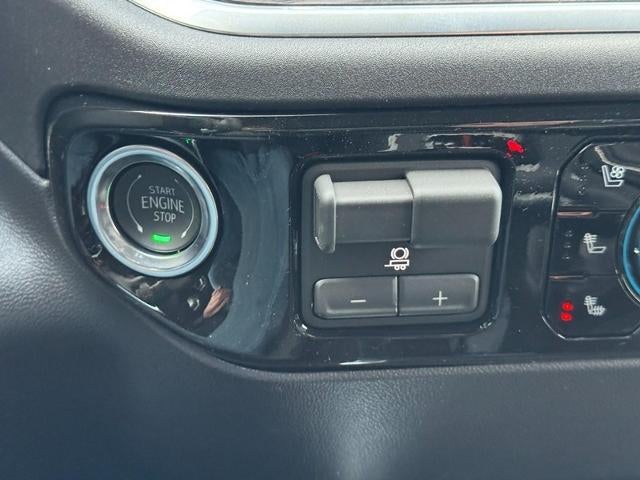 2026 GMC Sierra 1500 4WD Crew Cab SLT