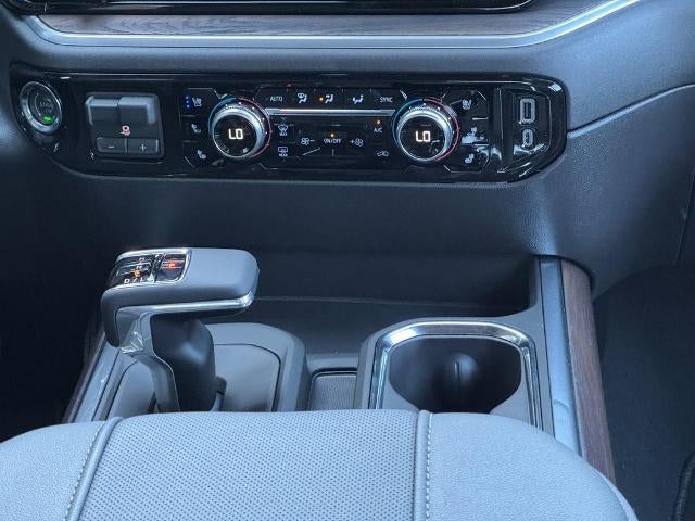 2026 GMC Sierra 1500 4WD Crew Cab SLT