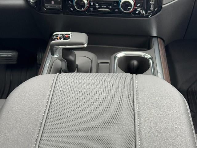 2026 GMC Sierra 1500 4WD Crew Cab SLT