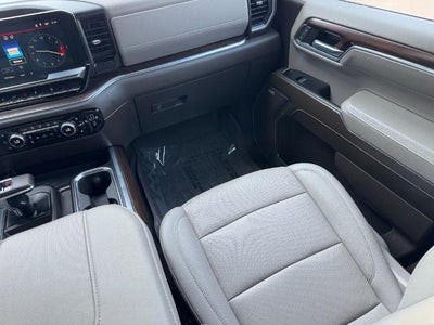 2023 GMC Sierra 1500 4WD Crew Cab SLT