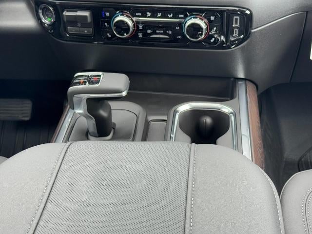 2026 GMC Sierra 1500 4WD Crew Cab SLT