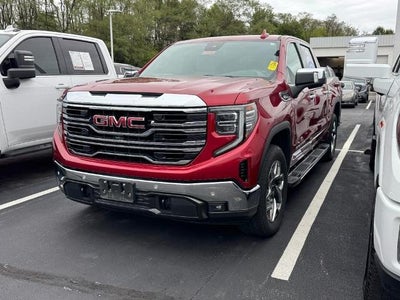2022 GMC Sierra 1500 4WD Crew Cab SLT