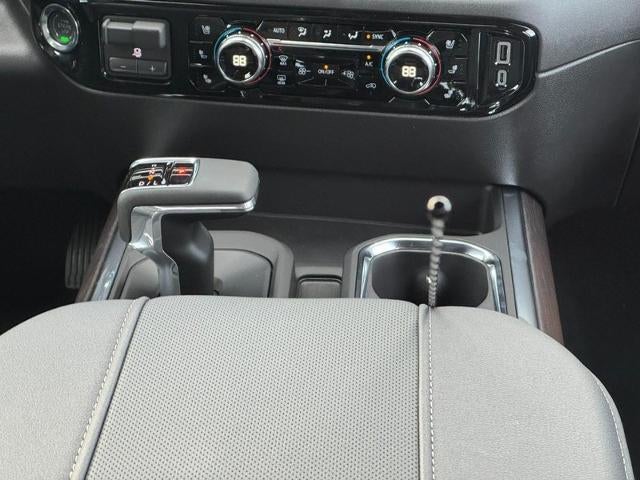 2026 GMC Sierra 1500 4WD Crew Cab SLT