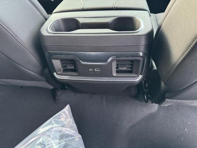 2026 GMC Sierra 1500 4WD Crew Cab SLT