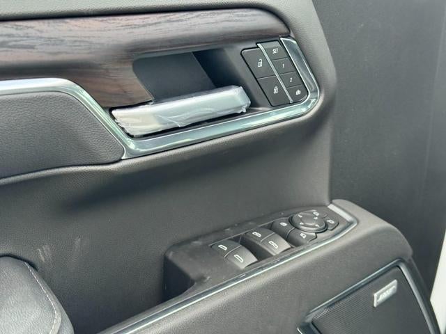 2026 GMC Sierra 1500 4WD Crew Cab SLT