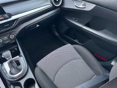 2024 Kia Forte LXS IVT