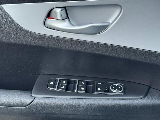 2024 Kia Forte LXS IVT