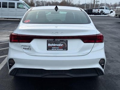 2024 Kia Forte LXS IVT