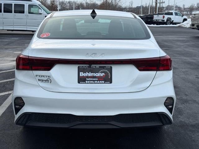 2024 Kia Forte LXS IVT