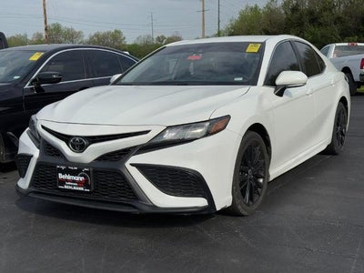 2023 Toyota Camry SE Auto (Natl)
