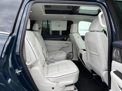 2027 Buick Enclave 4dr Avenir