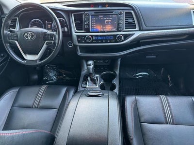 2019 Toyota Highlander SE V6 AWD