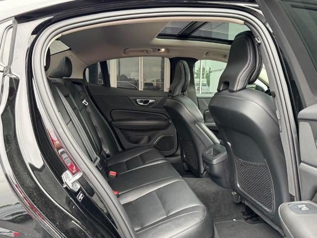 2022 Volvo S60 B5 AWD Momentum