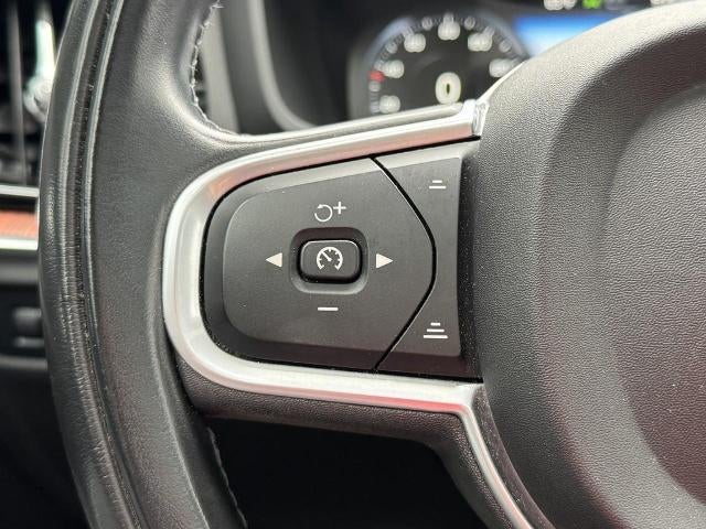 2022 Volvo S60 B5 AWD Momentum