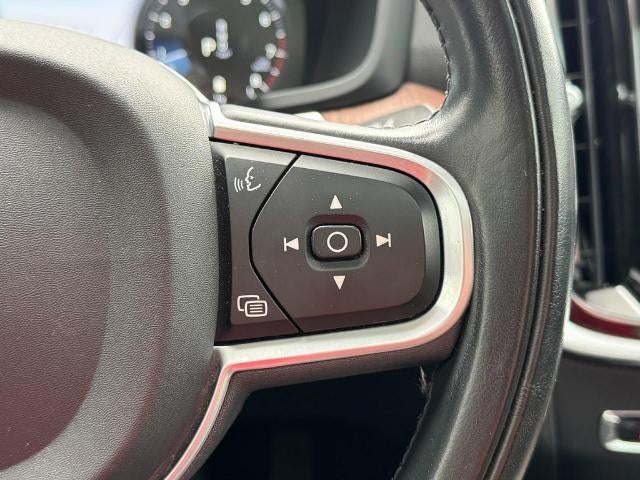 2022 Volvo S60 B5 AWD Momentum