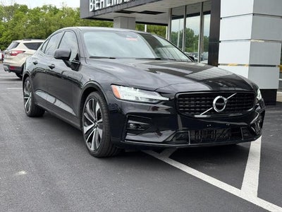 2022 Volvo S60 B5 AWD Momentum