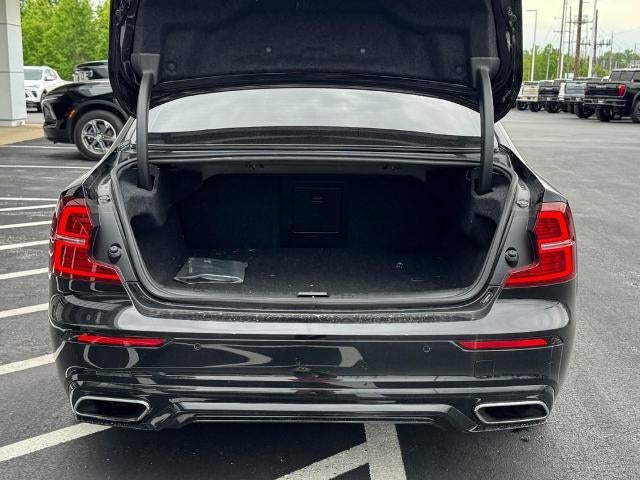 2022 Volvo S60 B5 AWD Momentum