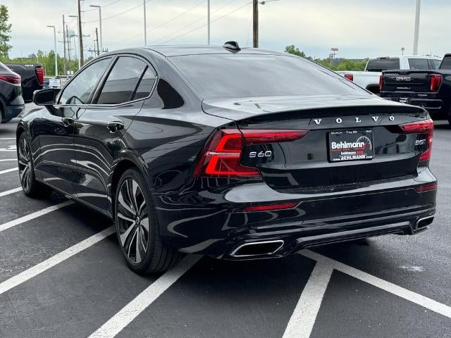 2022 Volvo S60 B5 AWD Momentum
