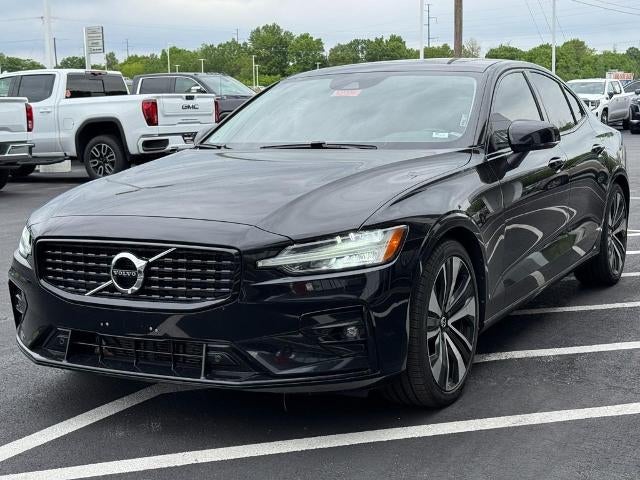 2022 Volvo S60 B5 AWD Momentum