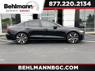 2022 Volvo S60 B5 AWD Momentum