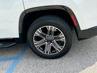 2023 Jeep Wagoneer Base