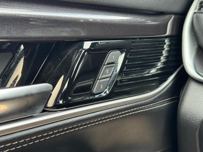2023 Jeep Wagoneer Base