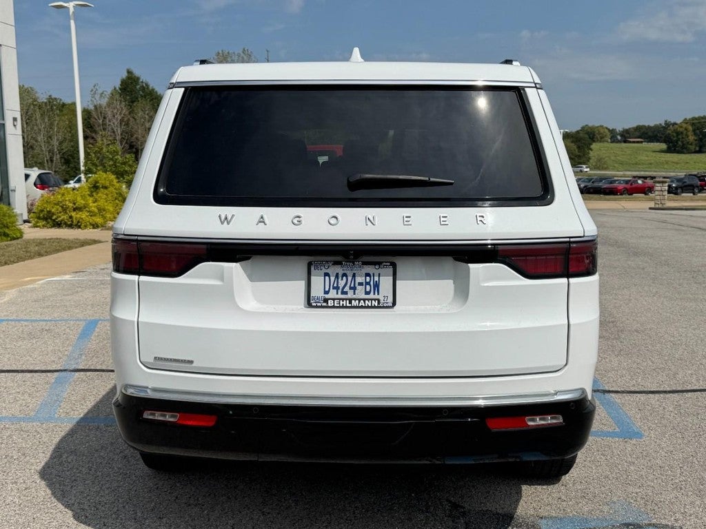 2023 Jeep Wagoneer Base
