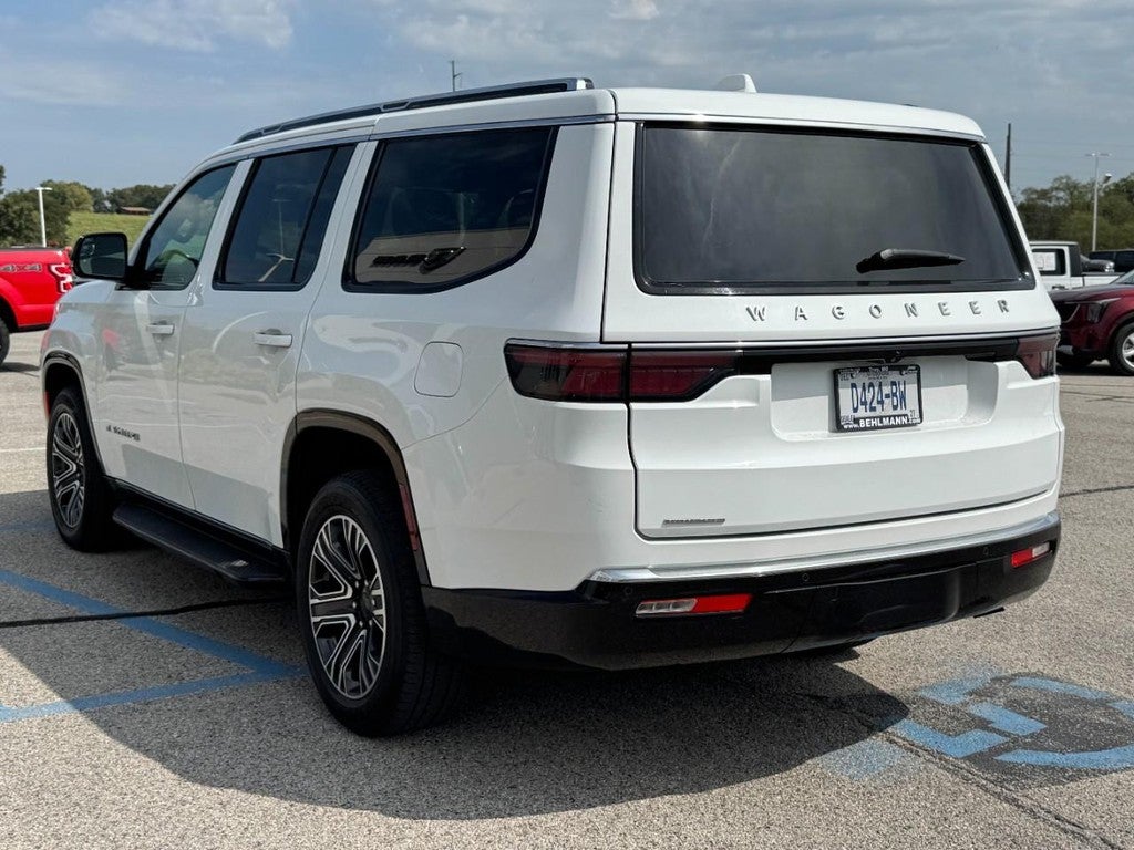 2023 Jeep Wagoneer Base