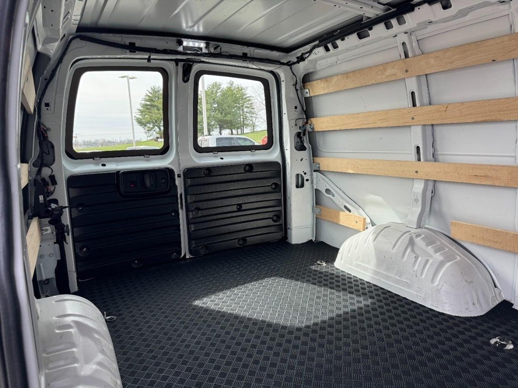 2024 Chevrolet Express 2500 Work Van Cargo