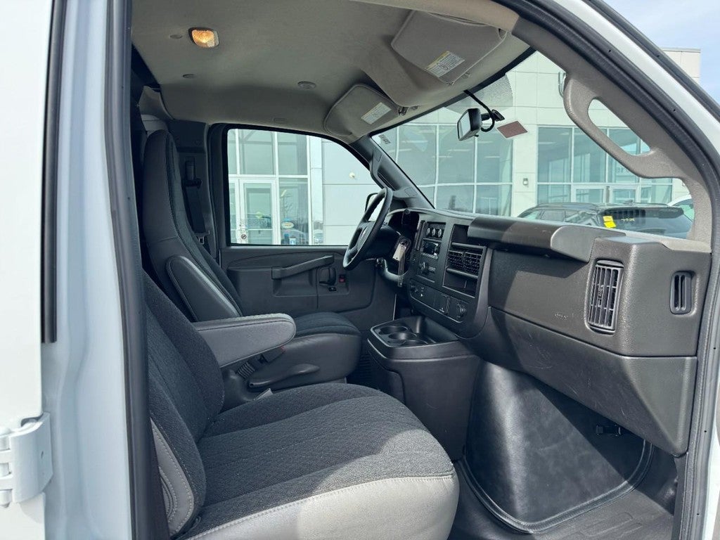 2024 Chevrolet Express 2500 Work Van Cargo